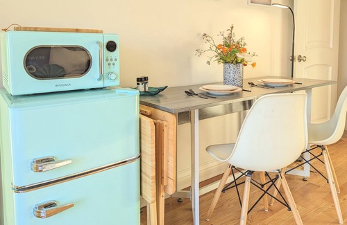 Parkside Apartamento | 2BR/1BA w secret arcade, firepit & private entry