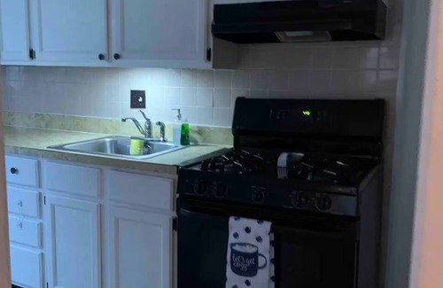 Southeast Casa | 2BR, 1BR -Near U.S. Capitol & Commanders Stadium.
