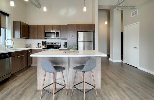 Downtown Des Moines Apartamento | 2br 2 Ba Apt Downtown Whot Tub & Amenities!