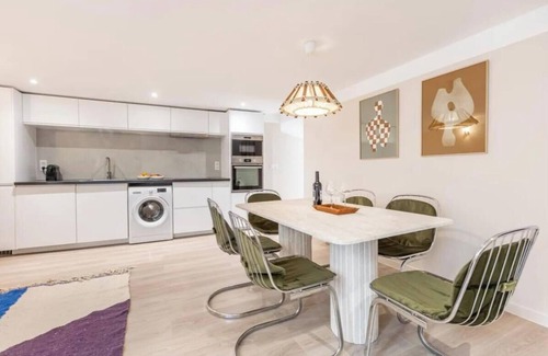 Saint-Germain-l'Auxerrois Apartamento | 2br 2 bath in 1st district