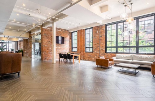 Kirkendall North Apartamento | 2BR 2 Storey Loft Free Parking Gym 3