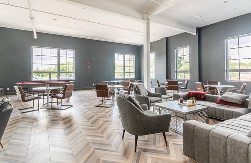 Kirkendall North Apartamento | 2BR 2 Storey Loft Free Parking Gym 3