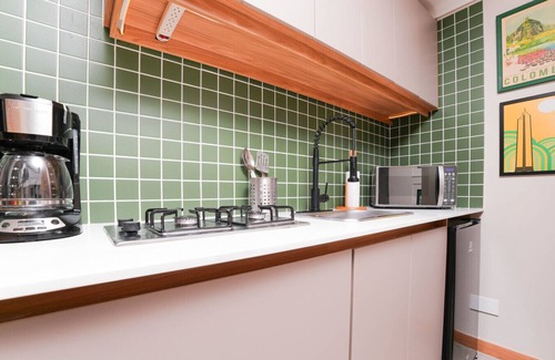 La Florida Apartamento | 2BR - 2AC stylish apt near Provenza & Lleras Park