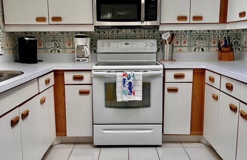 Briarcliffe Acres Condominio | 15th Floor Penthouse 2BR / 2BA: ¡Tarifa especial del 18 al 22 de julio $ 200!