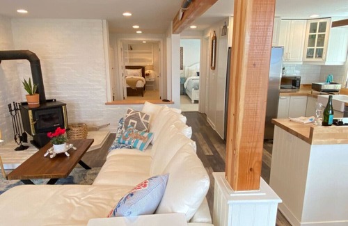 West Seattle Casa | 2BR 2BA Alki Beach Waterfront Retreat Ext. Stay