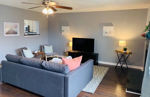 Norfolk - Virginia Beach Casa | * 2BR / 2BA casa de pueblo elegante en la playa, a poca distancia de la playa.*