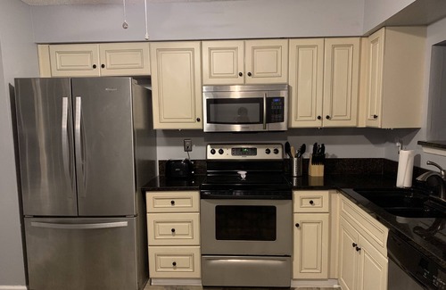 Norfolk - Virginia Beach Casa | * 2BR / 2BA casa de pueblo elegante en la playa, a poca distancia de la playa.*