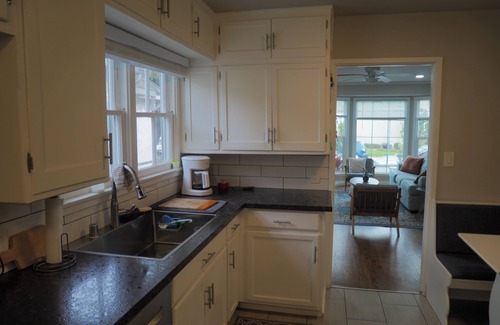 Belmont Shore Casa | 2BR/2BA-Beach-Walkable-Shops, Restaurants-Garage-Pets Welcome!