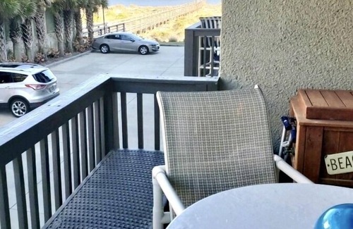 Fernandina Beach Condominio | 2Br / 2Ba Beachfront Condo Sleeps 4-6, Amazing Balcony Views!