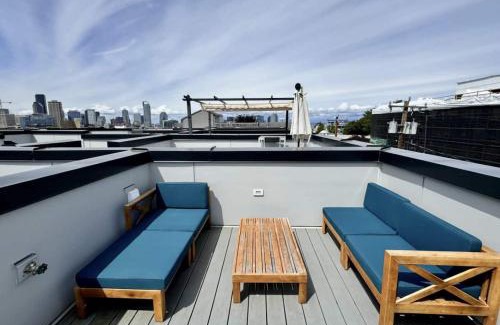 Broadway Casa | 2BR 2BA Capitol Hill Cozy Haven- Rooftop
