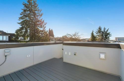 Broadway Casa | 2BR 2BA Capitol Hill Cozy Haven- Rooftop
