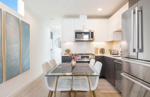 Broadway Casa | 2BR 2BA Capitol Hill Cozy Haven- Rooftop