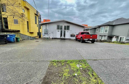 West Queen Anne Casa | 2BR/2BA Charming Queen Anne Getaway