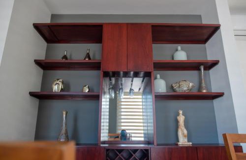 Colonia Ferrocarrilera Apartamento | 2br/2ba Condo 1 block to ocean! - Unit 4