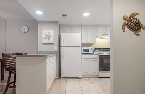 Pass-a-Grille Condominio | 2BR / 2BA Condo en Historic Pass A Grille Alquiler mensual