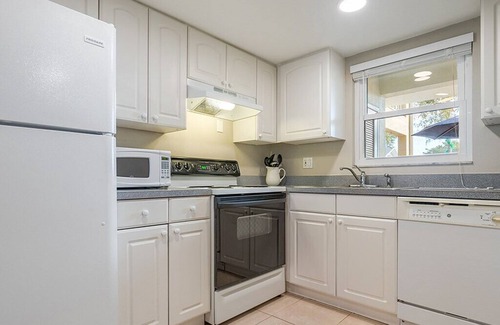 Pass-a-Grille Condominio | 2BR / 2BA Condo en Historic Pass A Grille Alquiler mensual