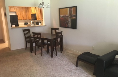 Welaka Condominio | 2BR / 2BA Condo en el St Johns River-Welaka Resort Living
