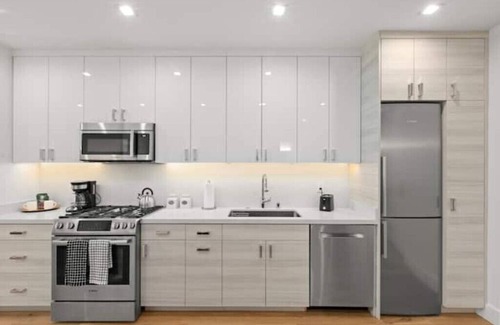 Mission District Condominio | 2BR 2BA Condo w Rooftop Deck - San Francisco Life Real Estate