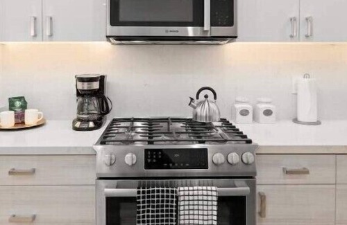 Mission District Condominio | 2BR 2BA Condo w Rooftop Deck - San Francisco Life Real Estate