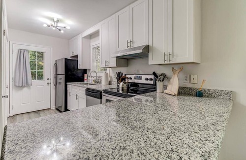 Wilmington Casa | 2BR/2BA Cottage centrally located in Midtown