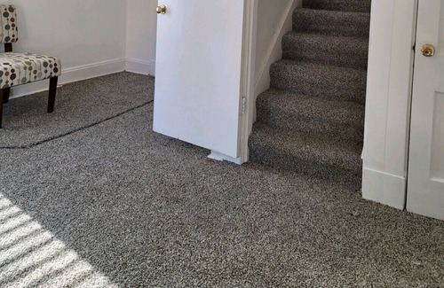 Roselawn Finance Casa | 2BR, 2BA, Furnished, Madisonville area! BR on level 1&2, Close to shopping/eats!