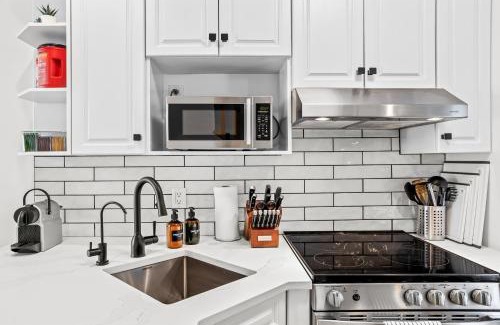 Harvie Heights Apartamento | 2BR 2BA Harvie Heights Townhouse retreat with views