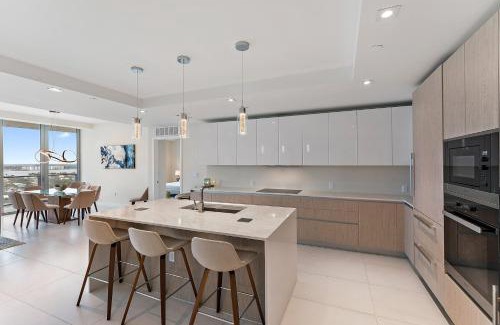 Singer Island Apartamento | 2BR 2BA in a Luxury Beach Resort Amrit
