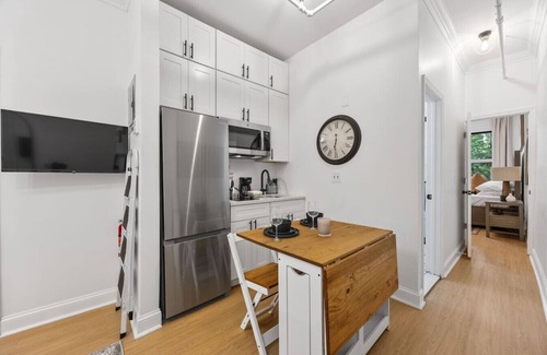 Harlem Apartamento | 2BR/2BA in Historic Brownstone near Subway