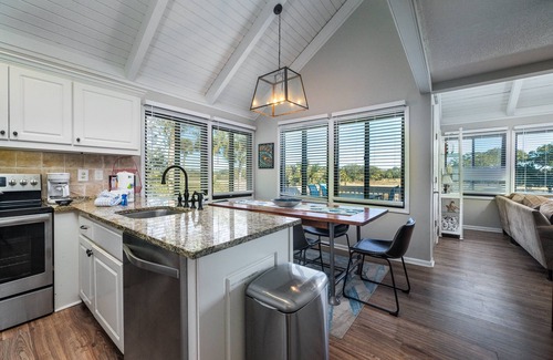 Seabrook Island Cabaña | 2BR/2BA + Loft Cottage! Close to Beach! Golf Course Views! Amenity Cards Available!