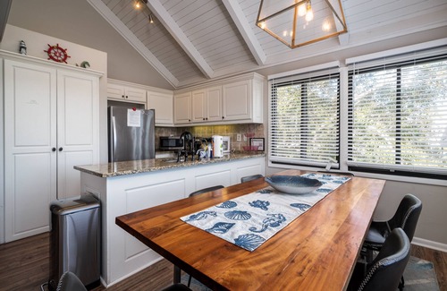 Seabrook Island Cabaña | 2BR/2BA + Loft Cottage! Close to Beach! Golf Course Views! Amenity Cards Available!
