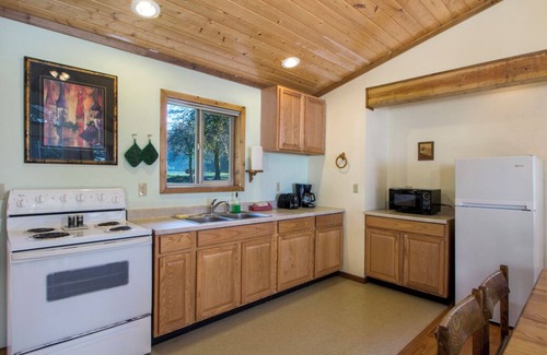 Eastsound Cabina | 2BR 2BA Ocean View Cabin - 1 min walk to world class beach!