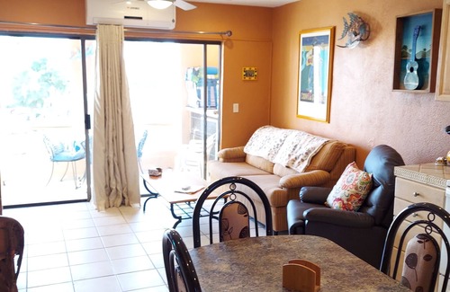 Cabo Bello Condominio | Renovado 2br / 2ba Plaza Calafia Condo. Alquiler 6 días / 7mo día F