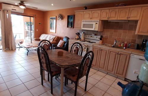 Cabo Bello Condominio | Renovado 2br / 2ba Plaza Calafia Condo. Alquiler 6 días / 7mo día F