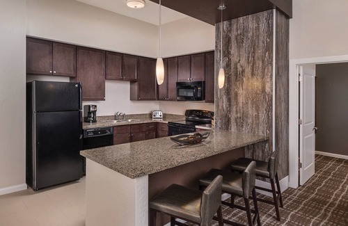 Park City Complejo | 2BR/2BA Ski In-Out Wyndham Resort in Park City Canyons Village w/ Pool, Hot Tubs