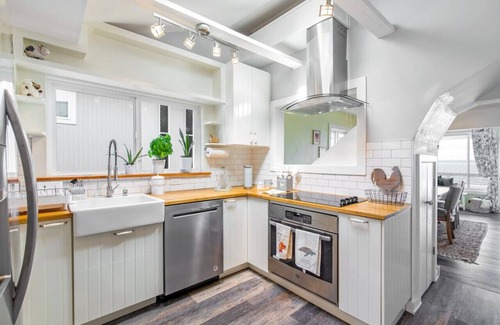 Alki Casa | 2BR 2BA The Waterfront Gray on Alki Beach EXT STAY