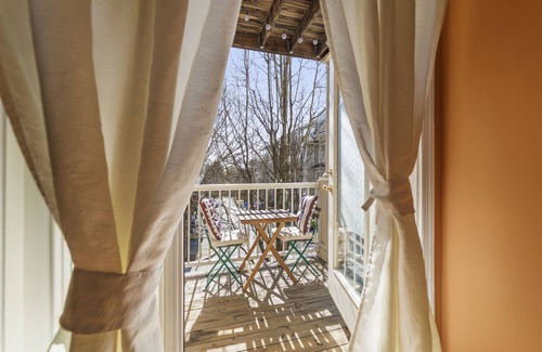 Wheaton Condominio | 2BR & 2BA Townhome style condo near Metro station