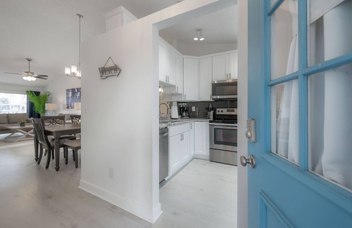 Capri Isle Casa | 2BR / 2BA Townhouse en la isla del tesoro