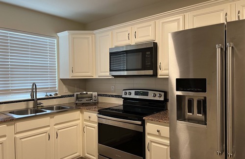 Hillcrest Casa | 2br 2ba updated LR Home - Stiff Station/Heights/Hillcrest Near UAMS