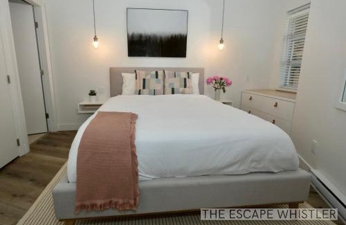 Village North Apartamento | 2BR 2BA Whistler Escape with Newly Renovated Hot Tub, Steps from Olympic Rings and Cafes