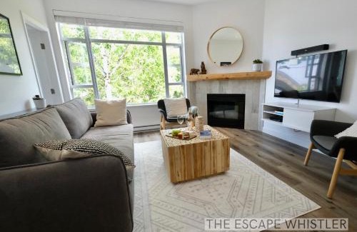 Village North Apartamento | 2BR 2BA Whistler Escape with Newly Renovated Hot Tub, Steps from Olympic Rings and Cafes