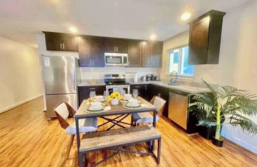 West Queen Anne Casa | 2BR/2BA with Parking & Peaceful Vibes