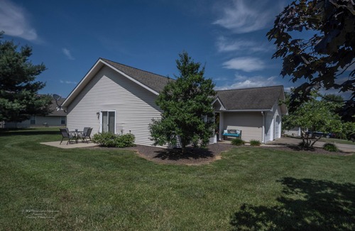 Santa Claus Casa | 2BR/2Bth, walking to Holiday World. Outdoor grilling area. Family Friendly!!