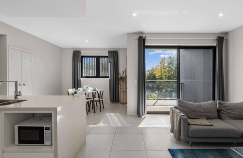 Macgregor Apartamento | 2BR Apartment w/ Balcony Near Food Shop & Transit