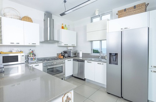Rio Mar Apartamento | 2BR Apartment with Ocean View PH Río Mar 11A