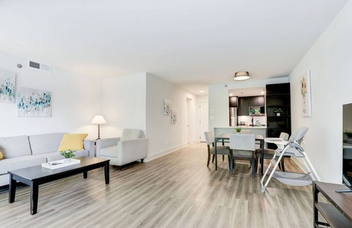 Radnor - Fort Myer Heights Apartamento | 2BR Apartment with Spacious Layout