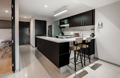 Granada Apartamento | 2BR Apt in Polanco - Pool - City Skyline View