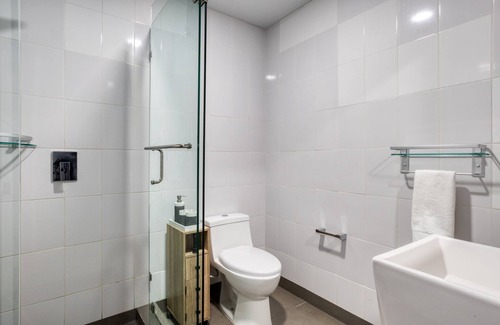 Zona Río Apartamento | 2BR Apt w/a PVT Balcony & A/C: Gym+Lounge+Cinema