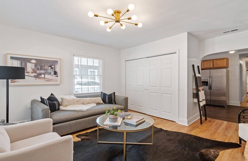 Plaza Midwood Casa | 2BR at Pecan Avenue - Dos Habitaciones Casa, Capacidad 6
