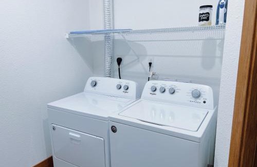 Grandville Apartamento | 2BR Balcony Suite with Parking at The Grand Castle
