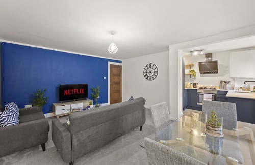 High Barnet Apartamento | 2BR Barnet Gem with Front Garden